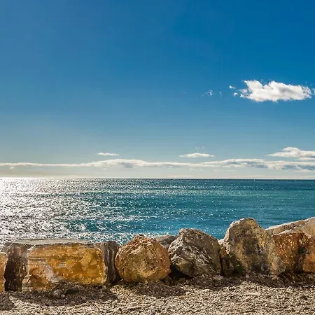 Pensión Tropical 4*